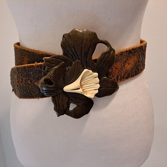 Brown Leather Belt with Flower Buckle Size 70 main image 12